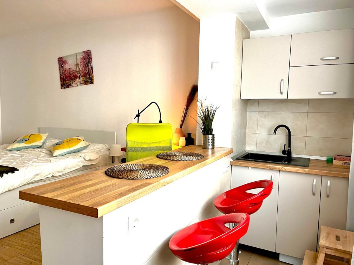Victoriei Studio Bucharest Luaran gambar
